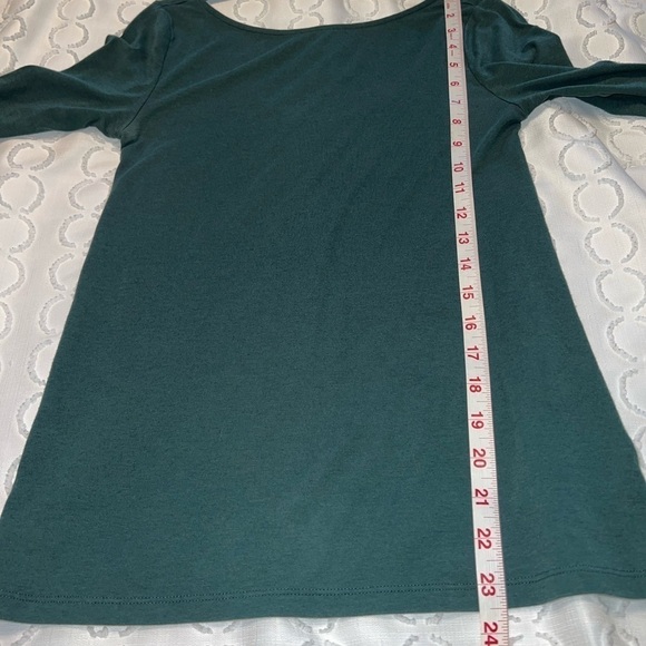 ❤️ Women’s Old Navy drop back tee Small - Picture 5 of 5